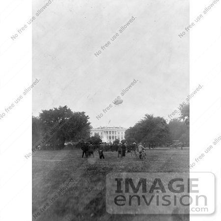 #8458 Picture of an Airship Over the White House by JVPD