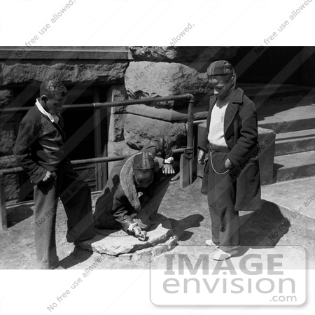 9822-picture-of-boys-playing-marbles-in-chicago-by-jvpd.jpg