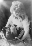 Free Picture of Alma Hanlon With Kittens