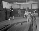Free Picture of Women Bowling