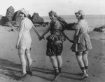 Free Picture of Lillian Langston, Edith Roberts, and Myrtle Reeves