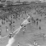 Free Picture of Swimmers Coney Island